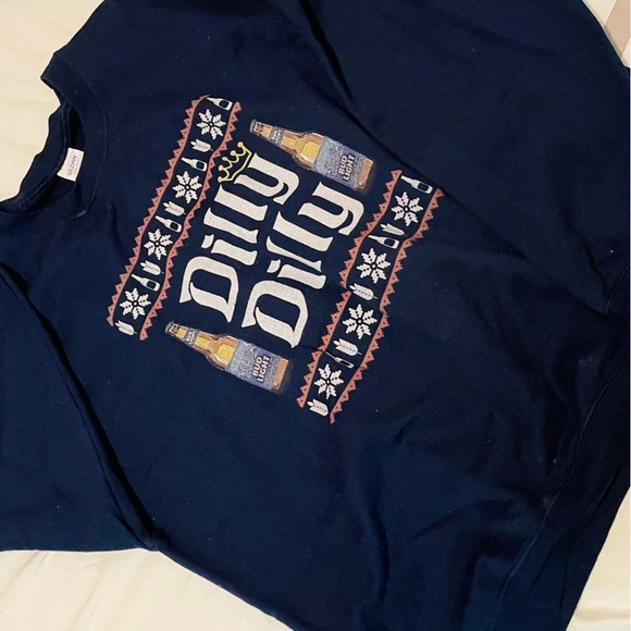 GILDAN “Dilly Dilly” Bud Light Sweatshirt - Picture 7 of 8